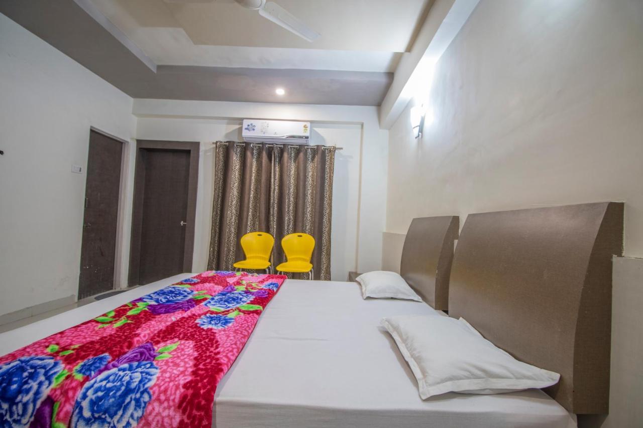 Hotel Yogiraj Palace Shegaon Екстериор снимка