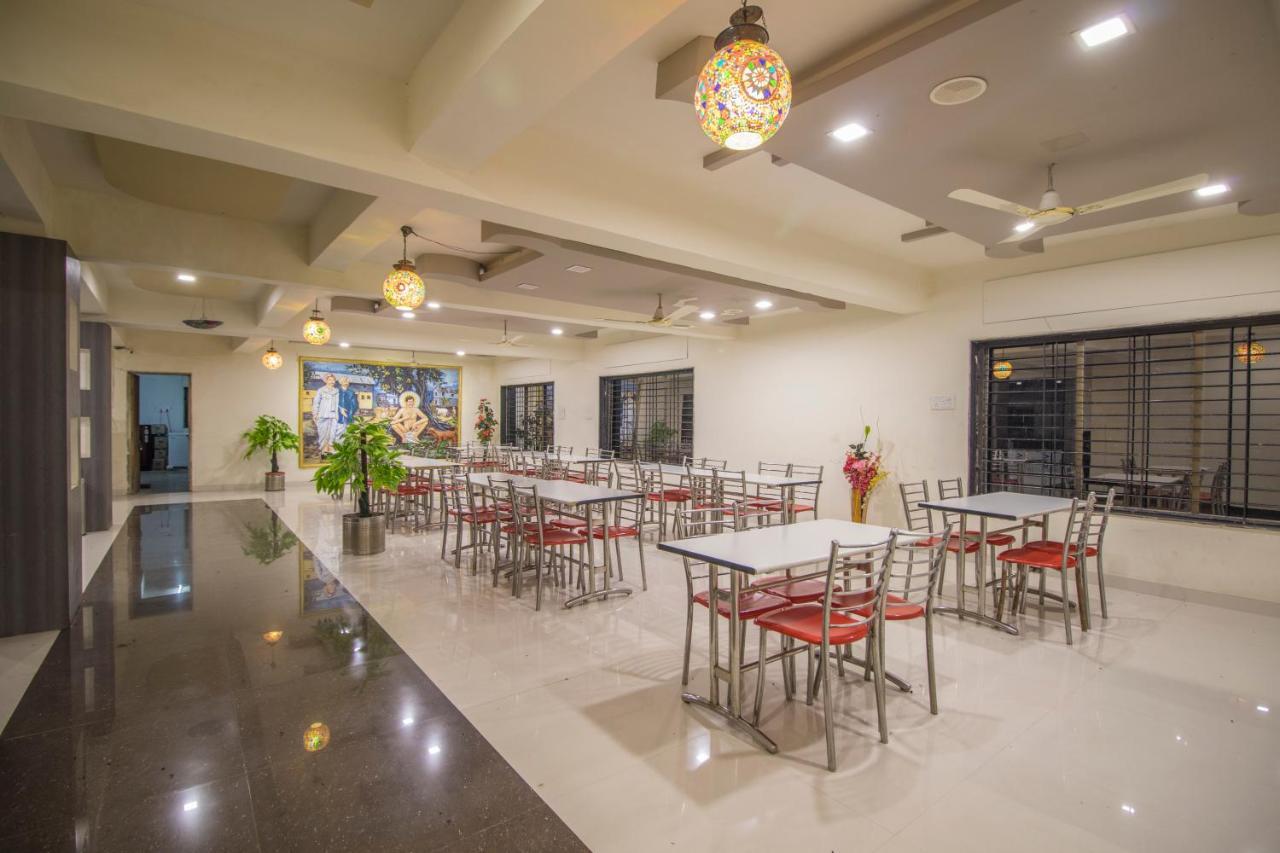 Hotel Yogiraj Palace Shegaon Екстериор снимка