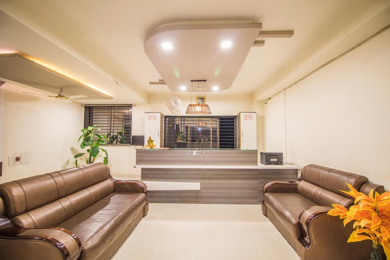 Hotel Yogiraj Palace Shegaon Екстериор снимка